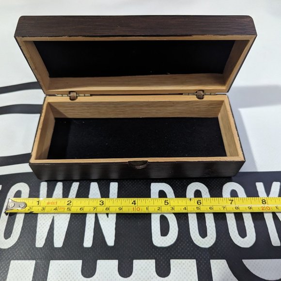 Woodies Sunglasses Wooden Box 6.5in x 3in x 2in - Picture 2 of 3